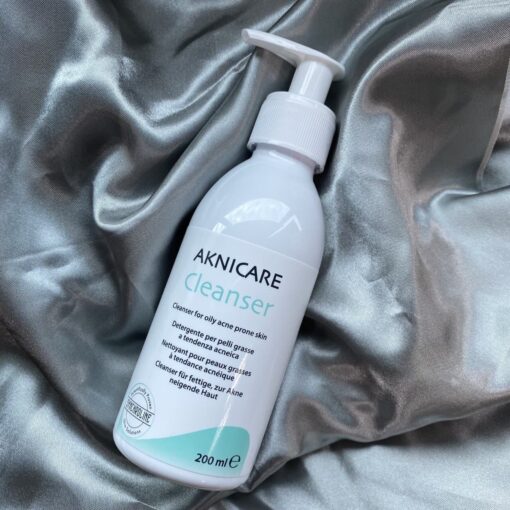 Cleanser aknicare